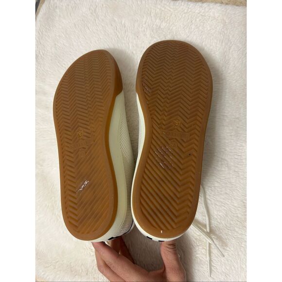 Rothys The Lace Up Sneaker Biscuit W 8.5 - Picture 3 of 8